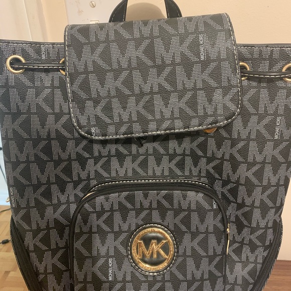 MICHAEL KORS MINI BACKPACK - Picture 4 of 5